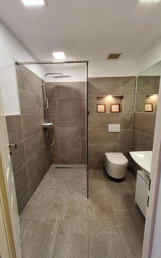 3 Zimmer Wohnung - Keine Party Wohnung ! 6 Personen Дюссельдорф Экстерьер фото